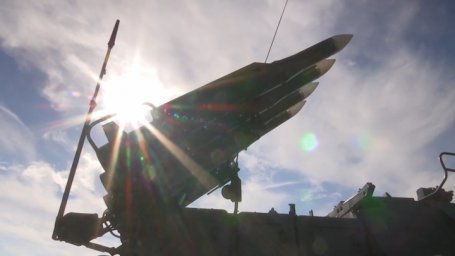 Сбит украинский МиГ-29, поражены стоянка вертолетов и склады
