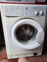 Продается стиральная машина INDESIT