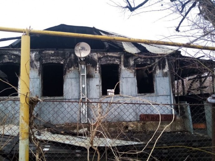 Семья из станицы Ярославской сильно пострадала от пожара