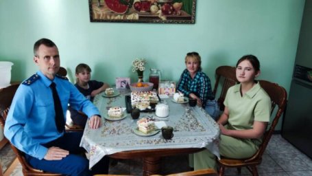 Прокурор Мостовского района Гаврилов исполнил мечту детей погибшего военнослужащего