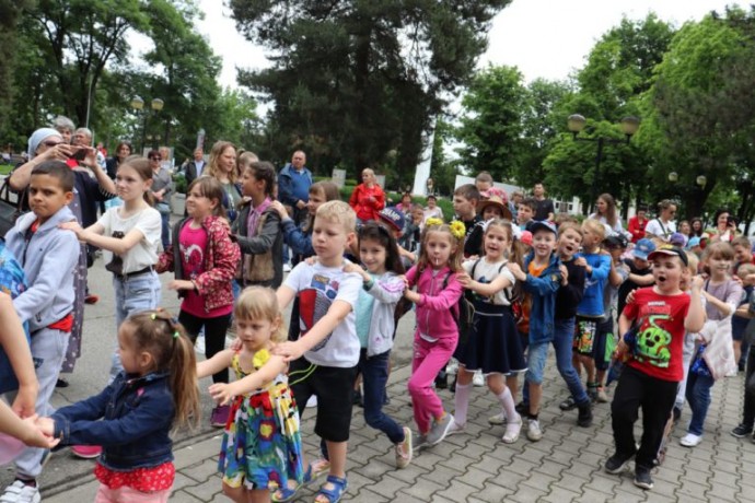 Шумно и весело отметили День защиты детей в Мостовском