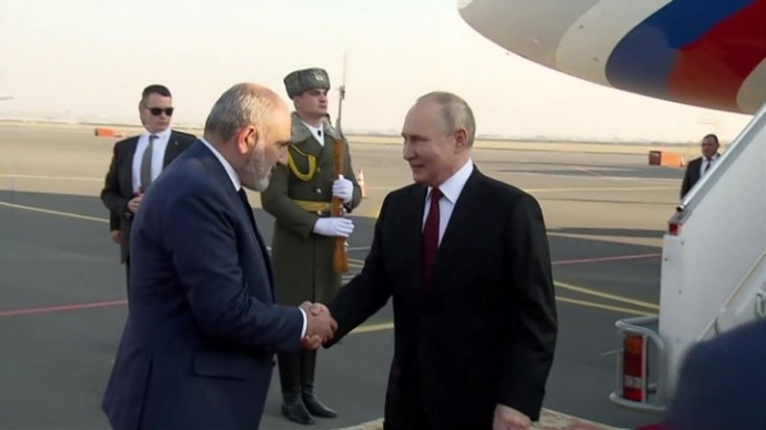 Путин прилетел в Ереван на саммит ОДКБ